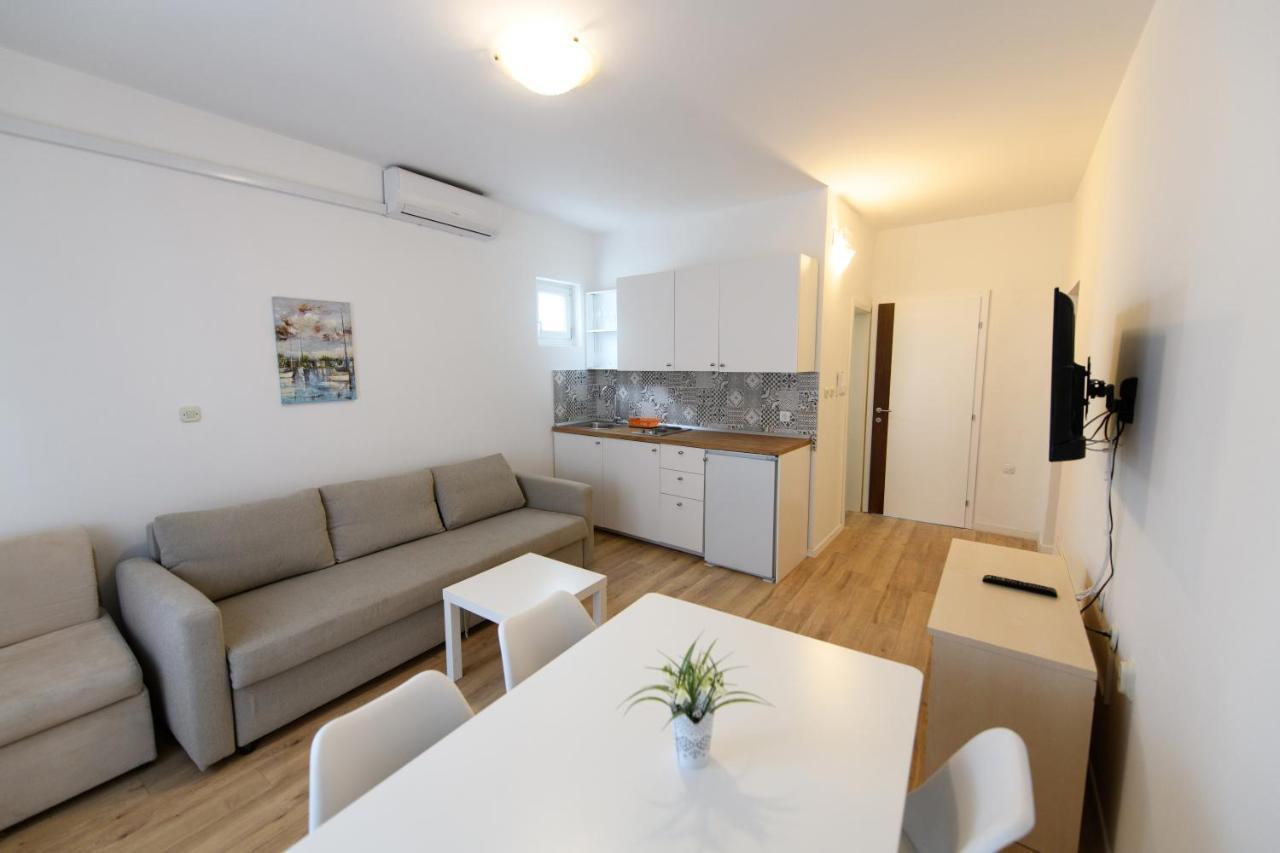 Cozy Beach Apartments Makarska Eksteriør billede